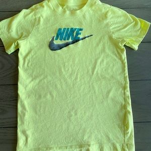 Boys small Nike tee